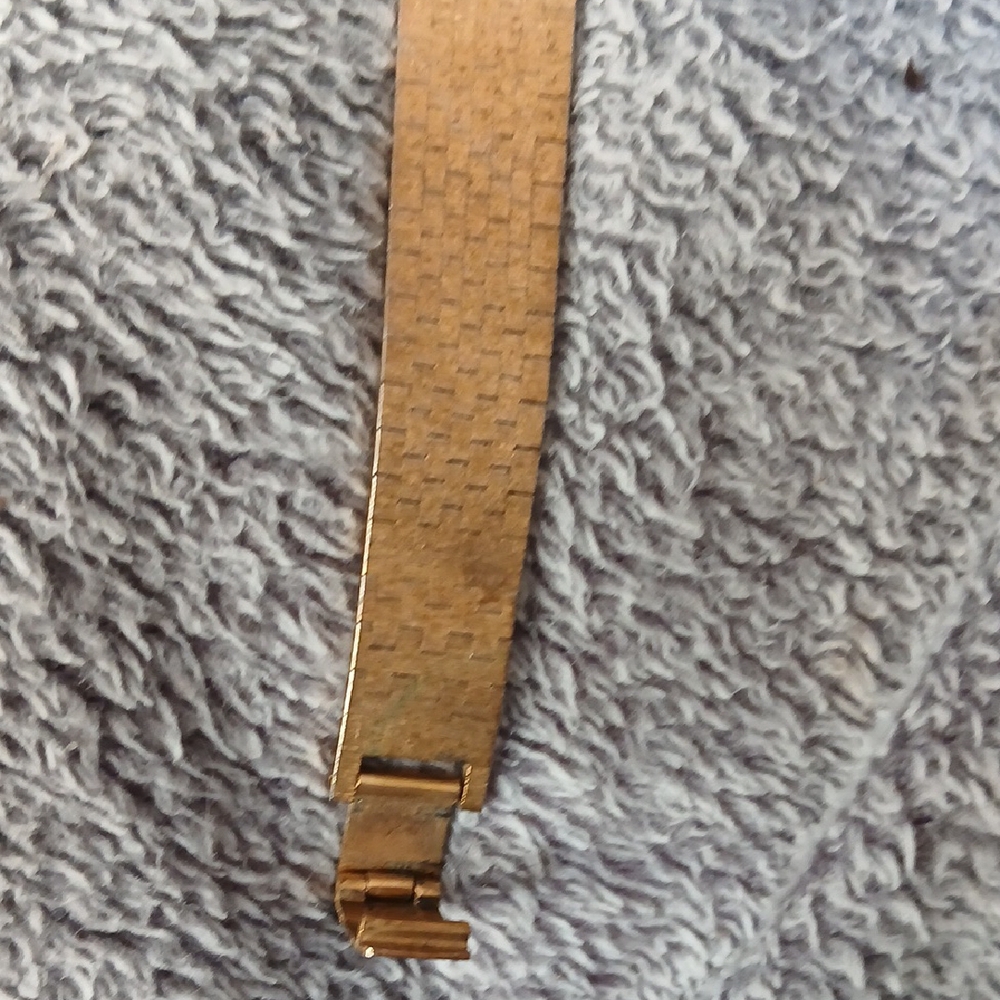 Vintage Womens Bulova Watch. Elegant Gold-Tone. Missing Back. Can Buy On Ebay. - Picture 2 of 4